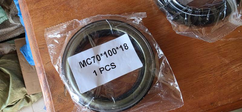 MC70*100*18 OIL SEAL K(out) FM