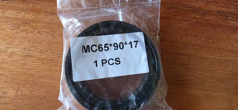 MC65*90*17 OIL SEAL N(out) FM