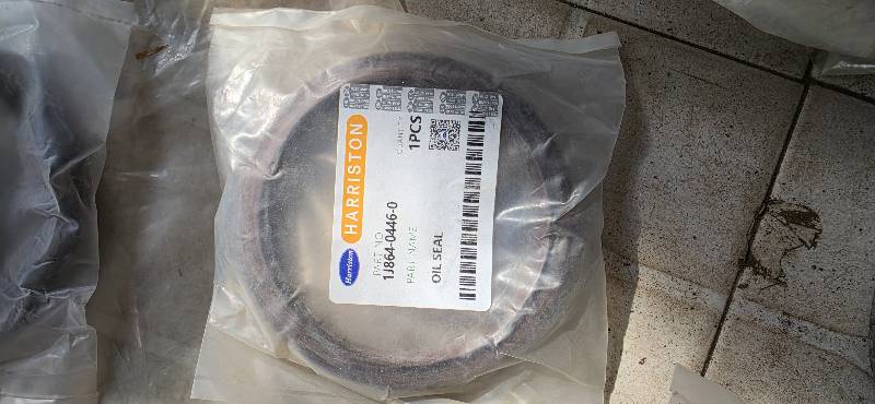 1J864-04460 OIL SEAL