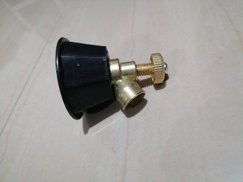 Sprayer cyclone nozzle adjustable